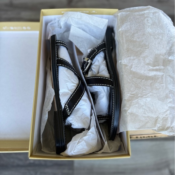 Michael Kors - Ashton Flats Thong; size 9.5 - Picture 9 of 9